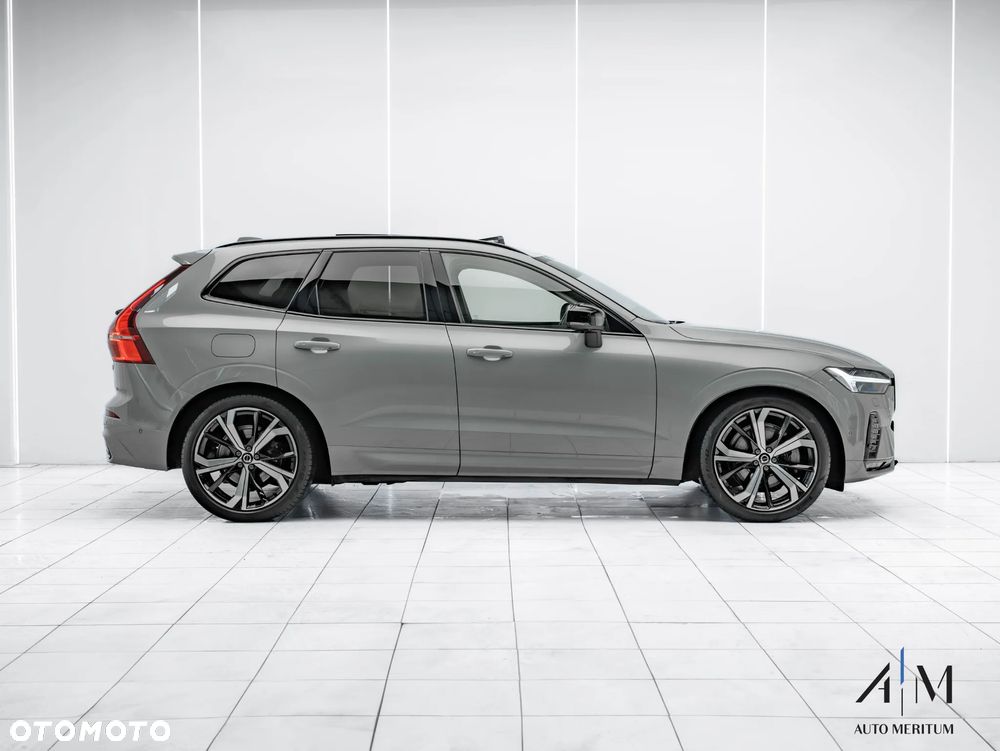Volvo XC 60 B4 D AWD Ultimate Dark - 8
