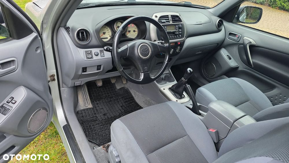 Toyota RAV4 4x4 Edition - 28