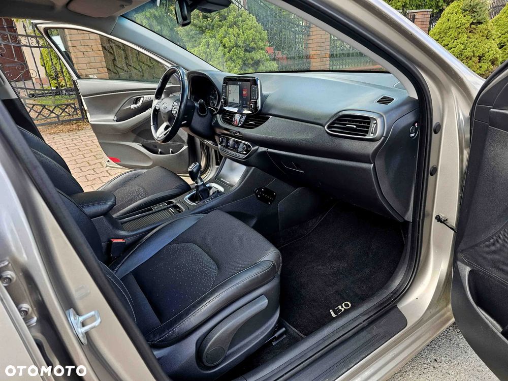 Hyundai i30 blue 1.6 CRDi Premium - 22