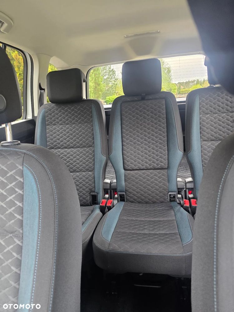 Volkswagen Touran 1.6 TDI SCR IQ.DRIVE - 22