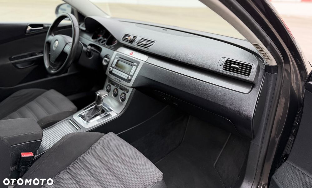 Volkswagen Passat 2.0 TDI DSG Comfortline - 17