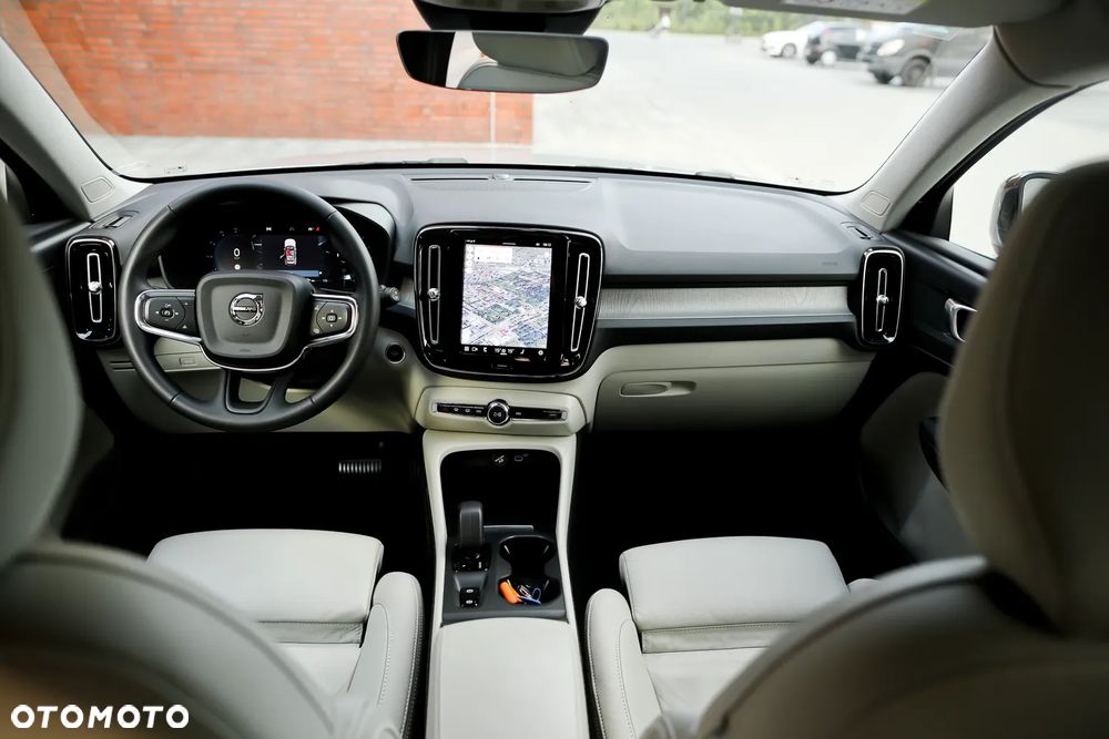 Volvo XC 40 B4 AWD Ultimate Bright - 22