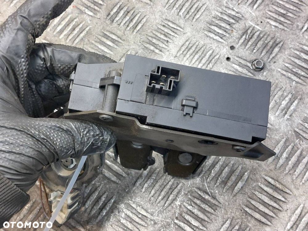 ZAMEK KLAPY BAGAŻNIKA + KLAMKA OPEL VECTRA C HB 5D 495072894 13178155 - 5
