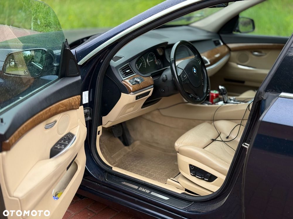 BMW 5GT - 4