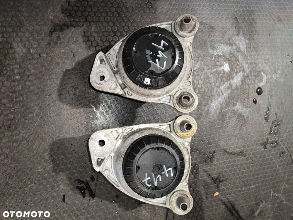 Poduszka silnika Mercedes w447 - 2