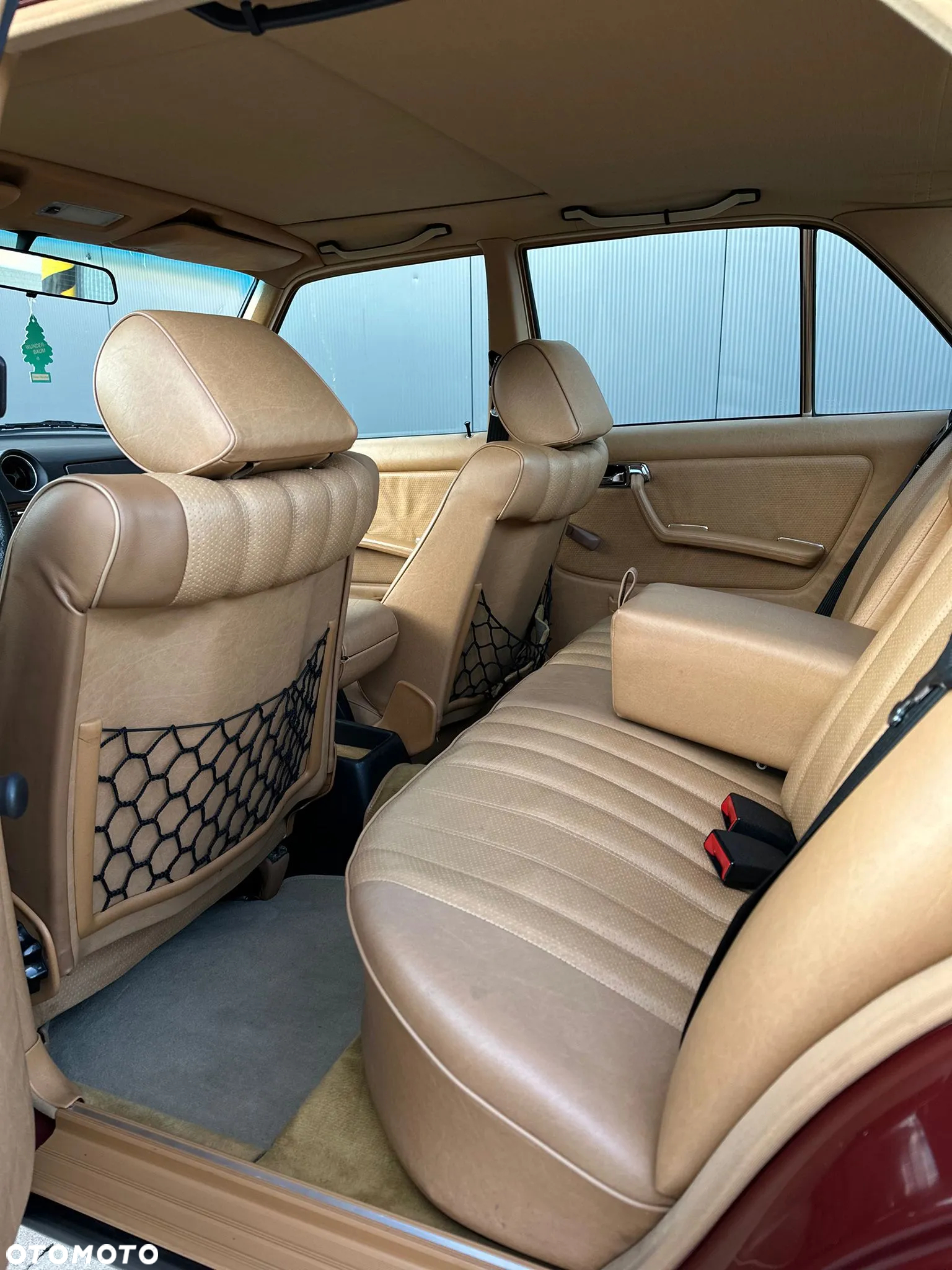 Mercedes-Benz W123 - 11