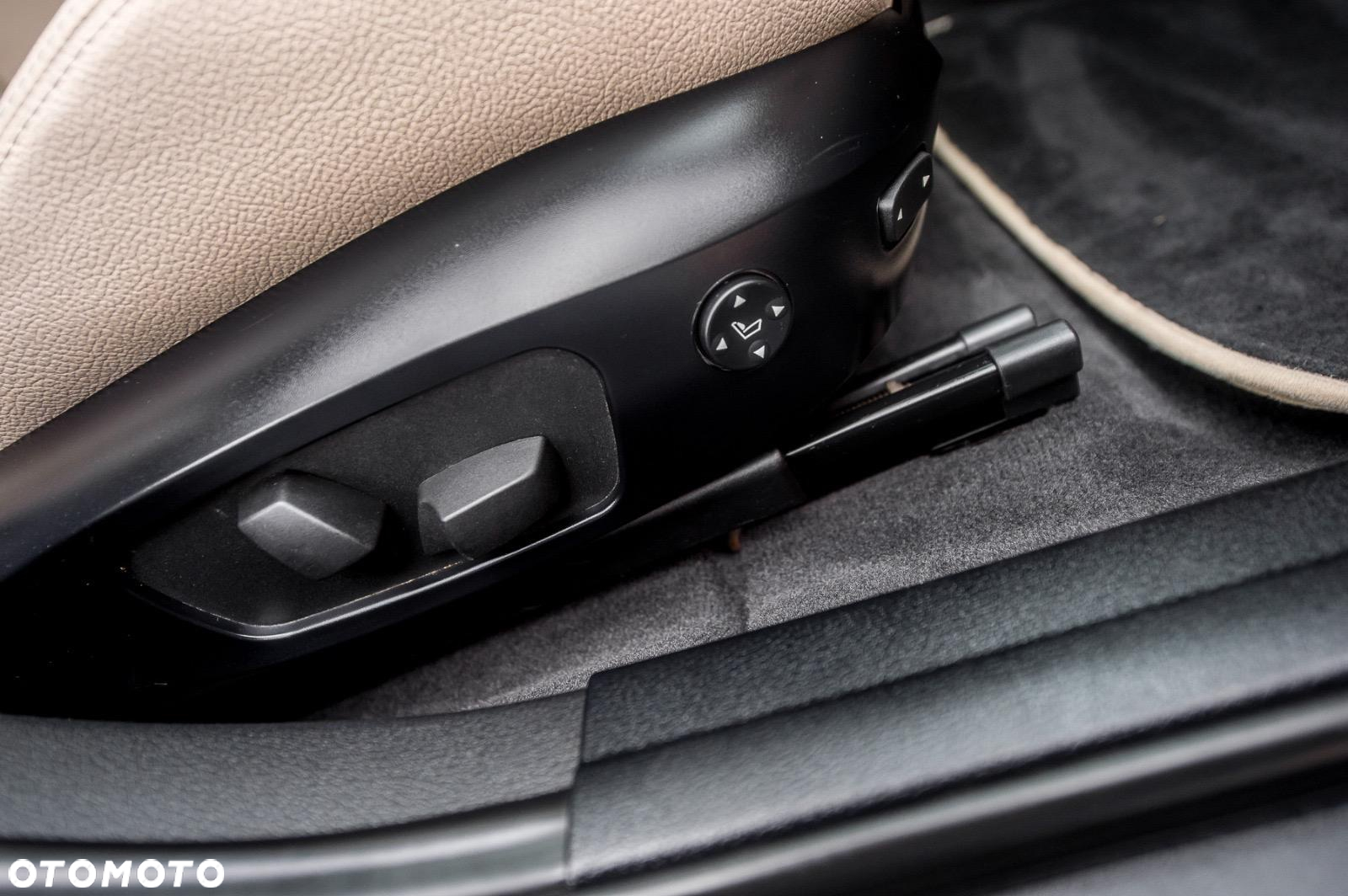 BMW X1 xDrive23d - 34