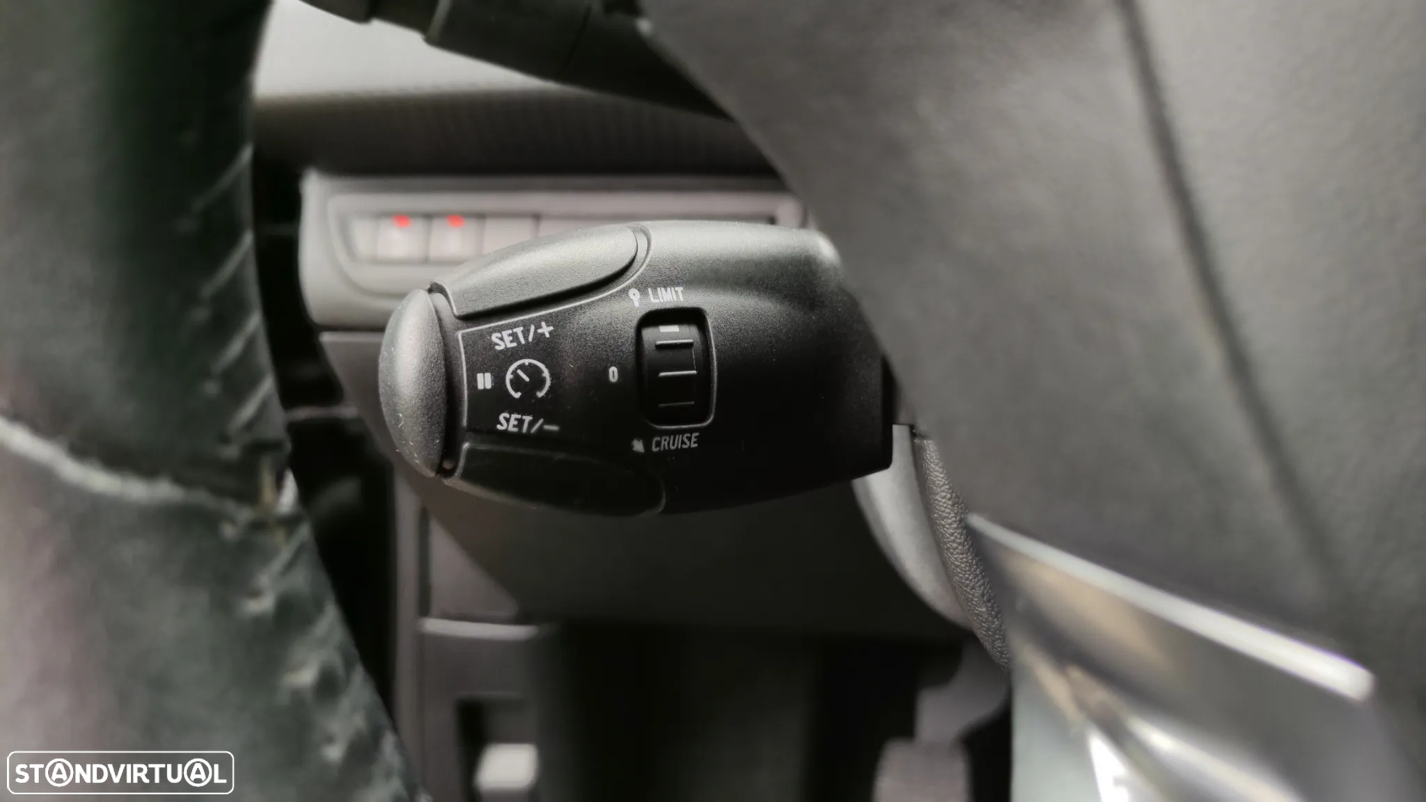 Peugeot 208 1.6 BlueHDi Style - 31