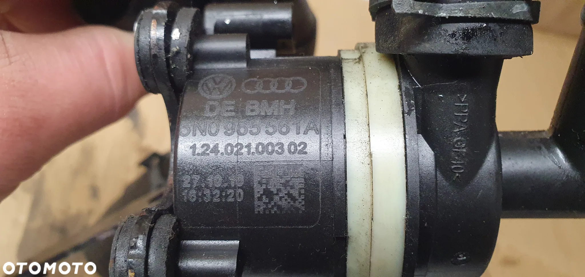 Dodatkowa pompka obiegu wody elektrozawór VW Passat B7 1.6 TDI 5N0965561A - 7