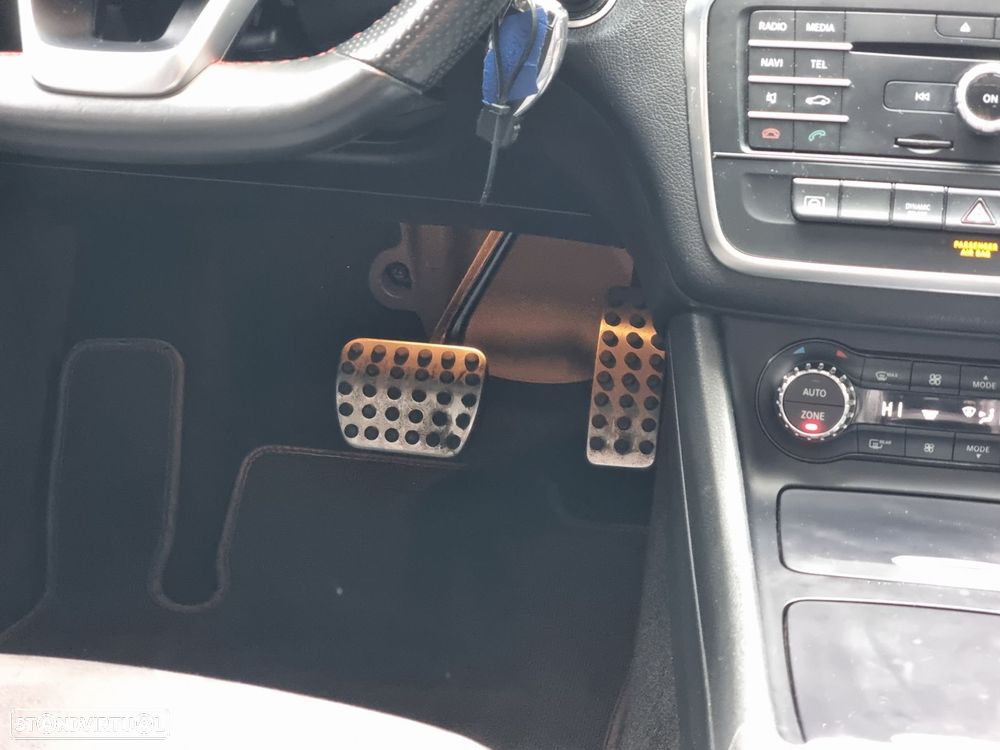 Mercedes-Benz GLA 220 CDI AMG Line 4-Matic - 29