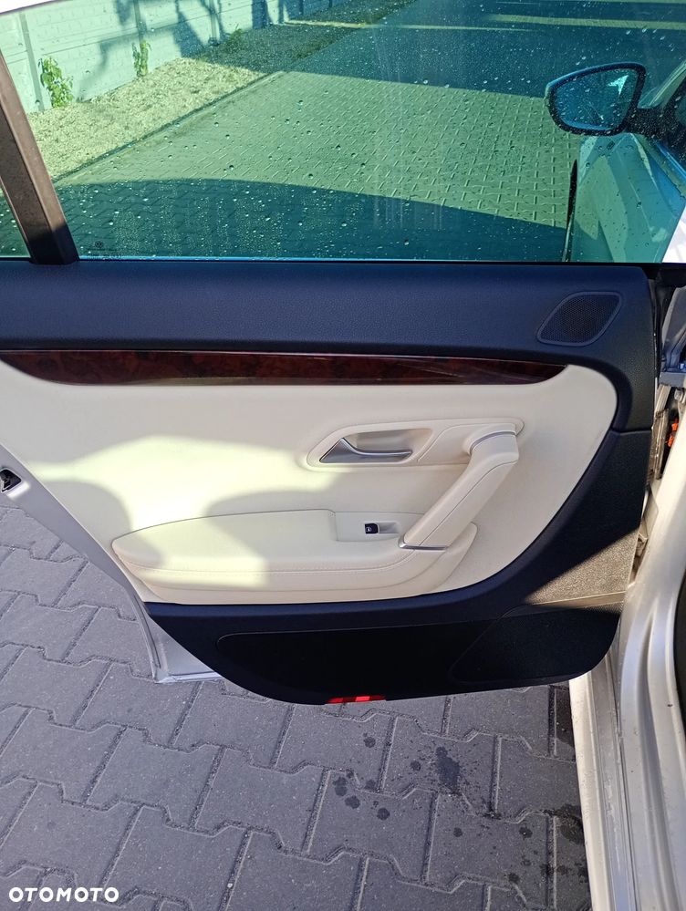 Volkswagen Passat CC 2.0 TDI DPF BMT - 11