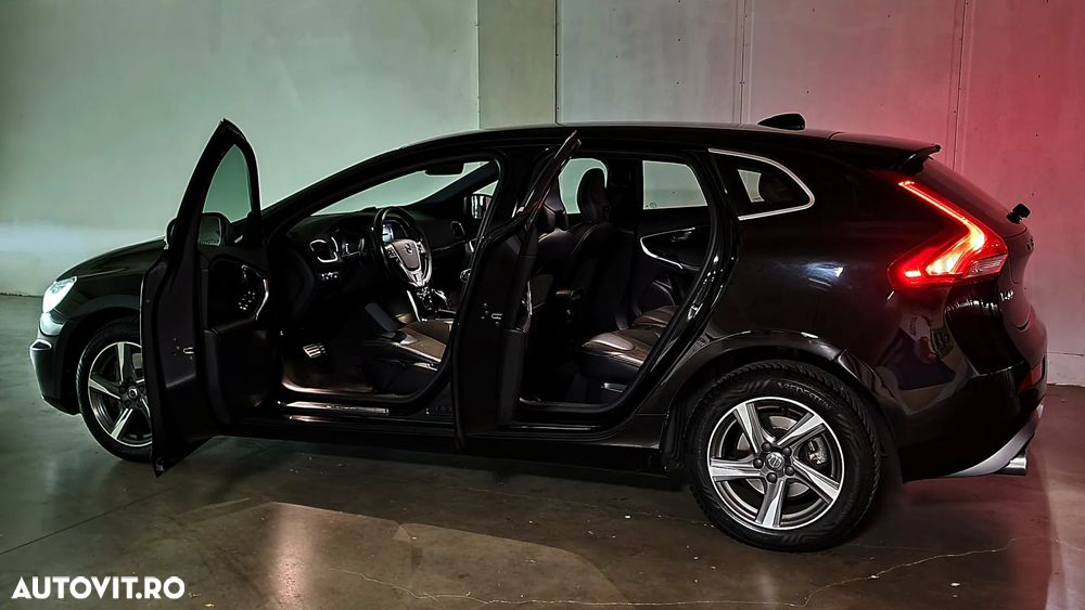 Volvo V40 D3 Geartronic RDesign - 16