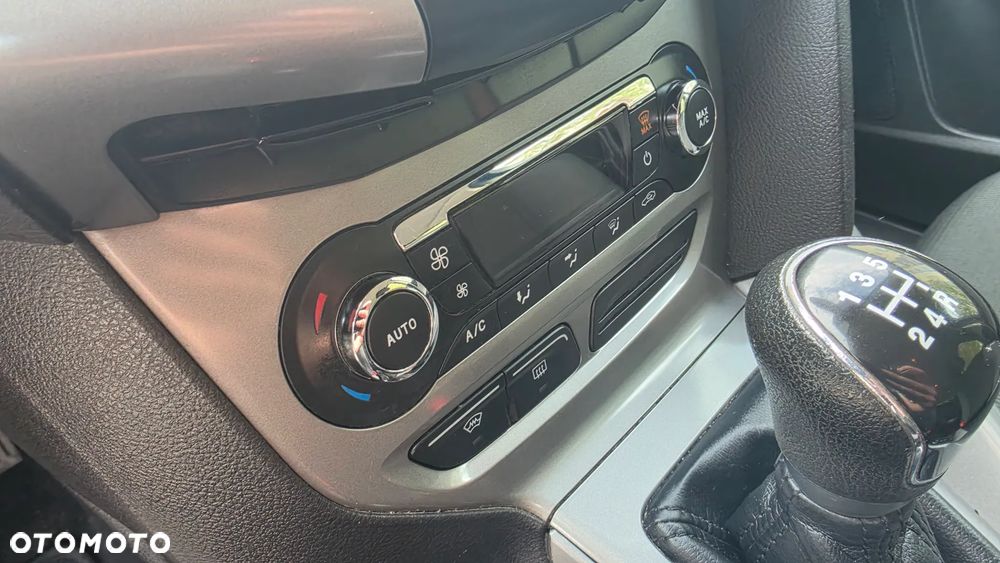 Ford Focus 1.6 Trend Sport - 17