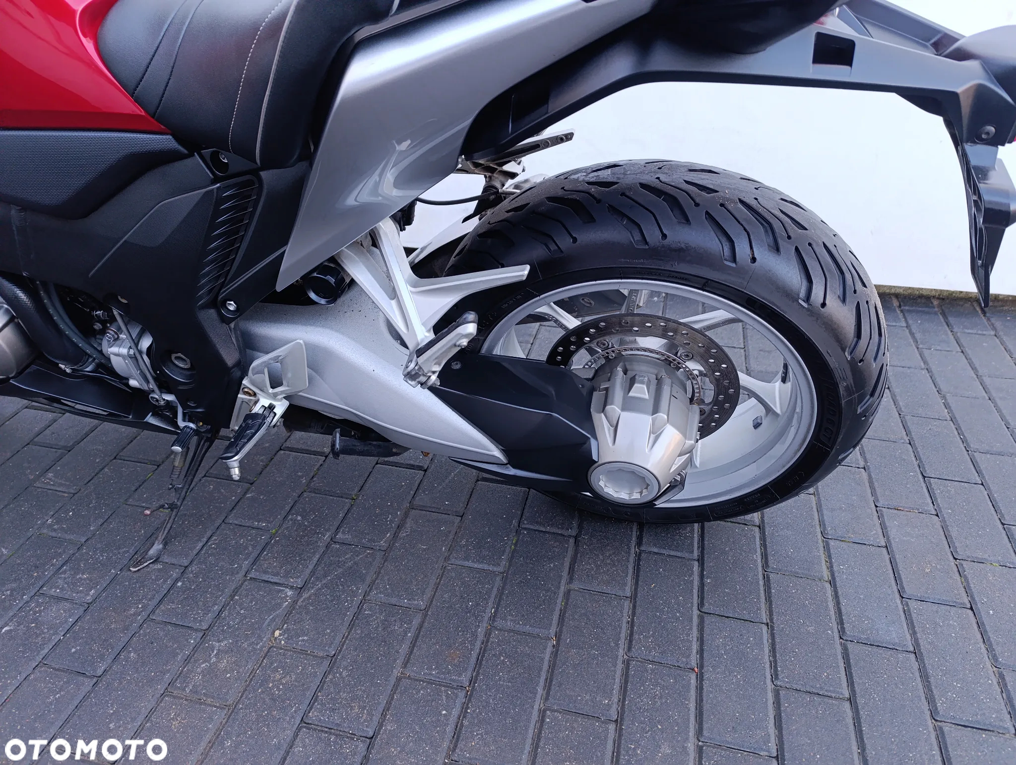 Honda VFR - 16