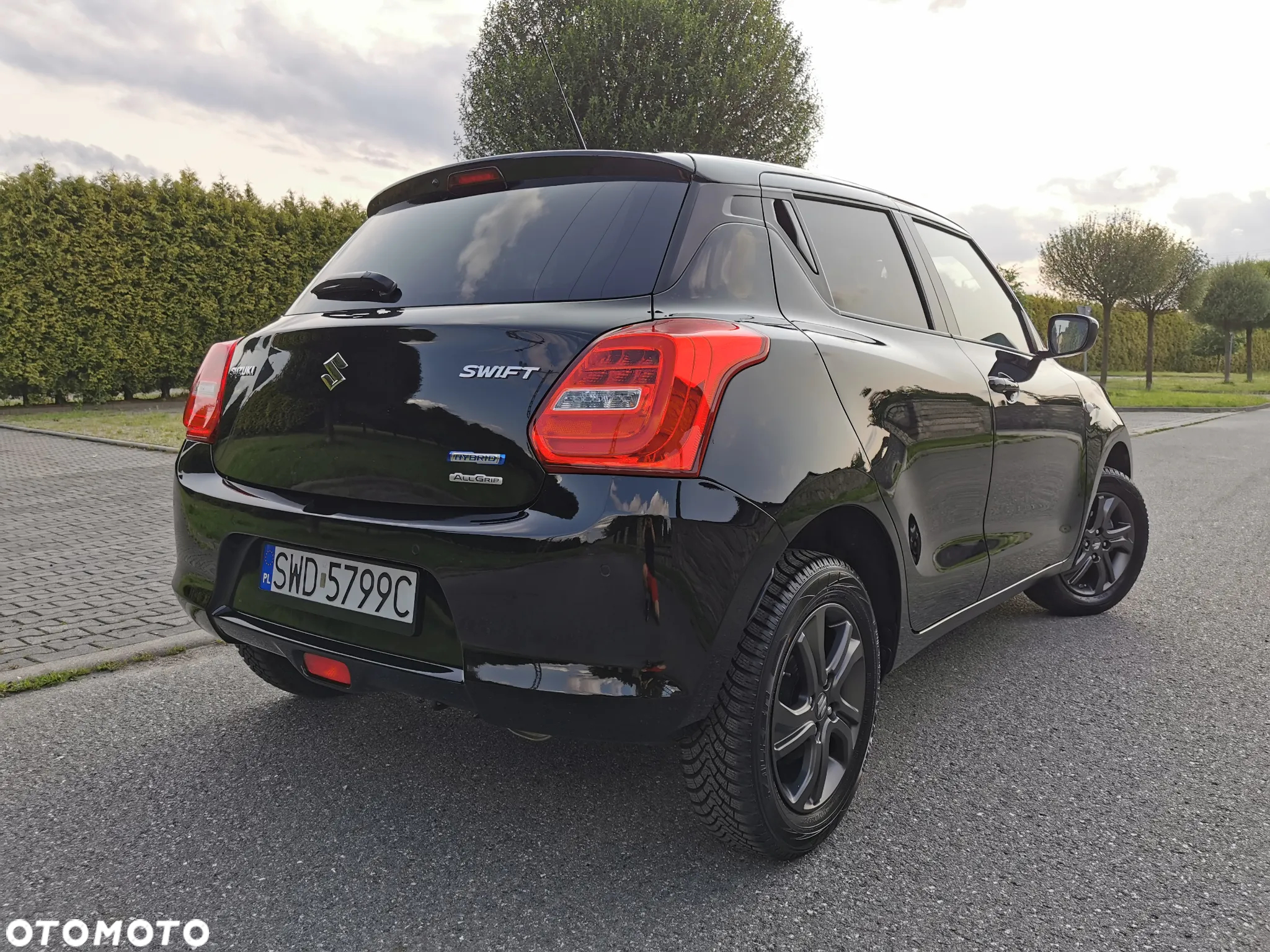 Suzuki Swift 1.2 Dualjet Hybrid Allgrip Comfort - 3