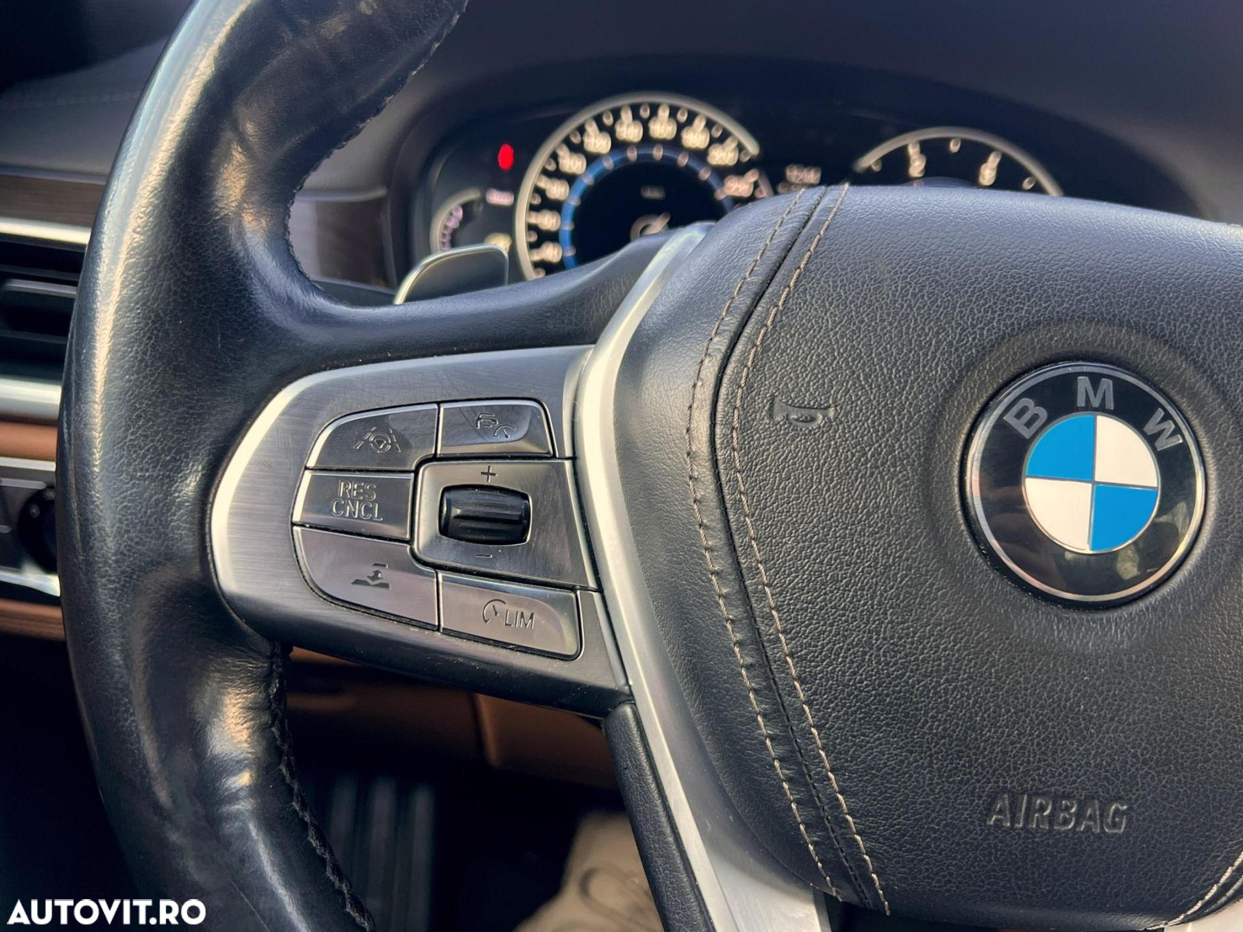 BMW Seria 7 730Ld - 24