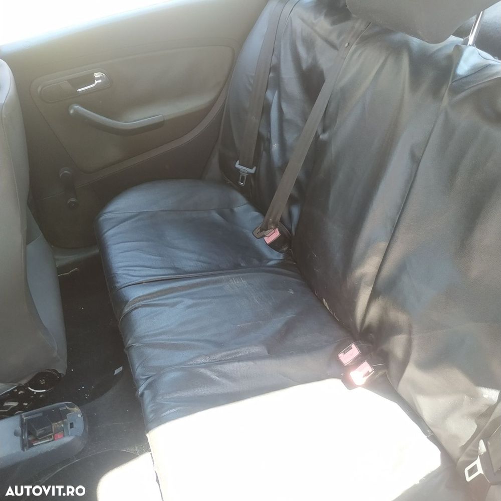 Dezmembrari  Seat IBIZA Mk 4 (6L)  2002  > 2009 1.2 Benzina - 3