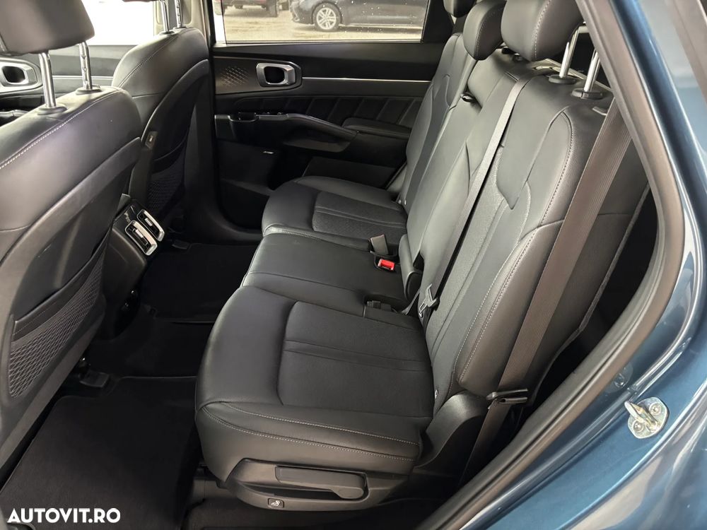 Kia Sorento 1.6 T-GDI HEV 6AT 4x4 7P Design+ - 36