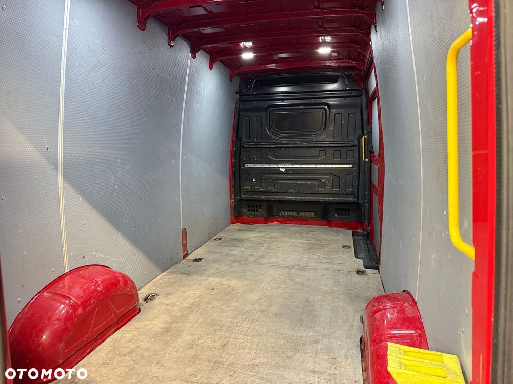 Volkswagen Crafter FURGON 4.490 35 2.0 TDI 103 kW 6-G - 12