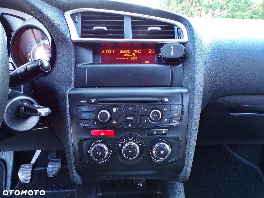 Citroën C4 HDi 90 Attraction - 19