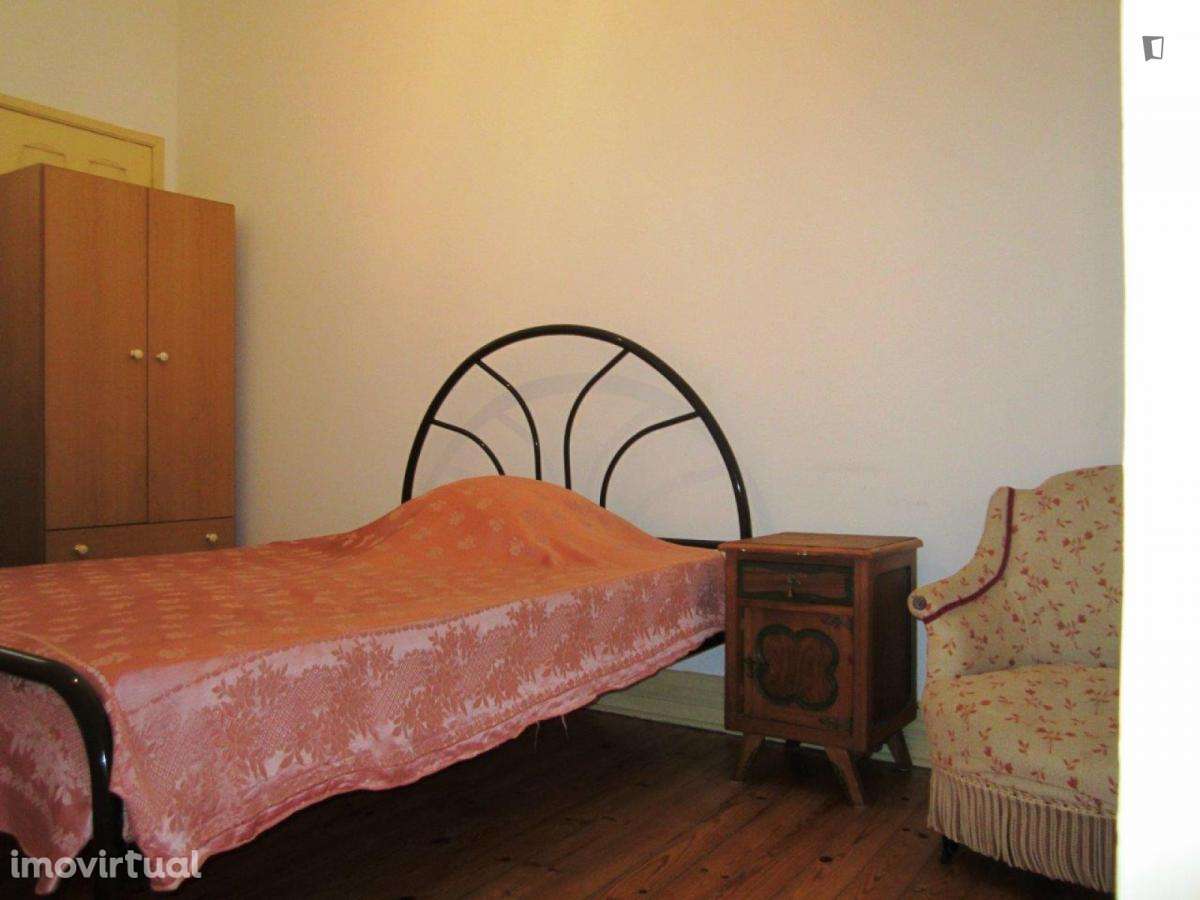 Quarto - localizado em Alcântara Lisbon - Grande imagem: 4/15