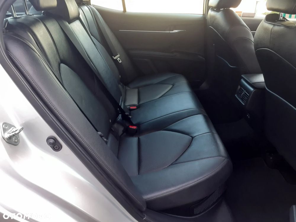 Toyota Camry 2.5 Hybrid Executive CVT - 30