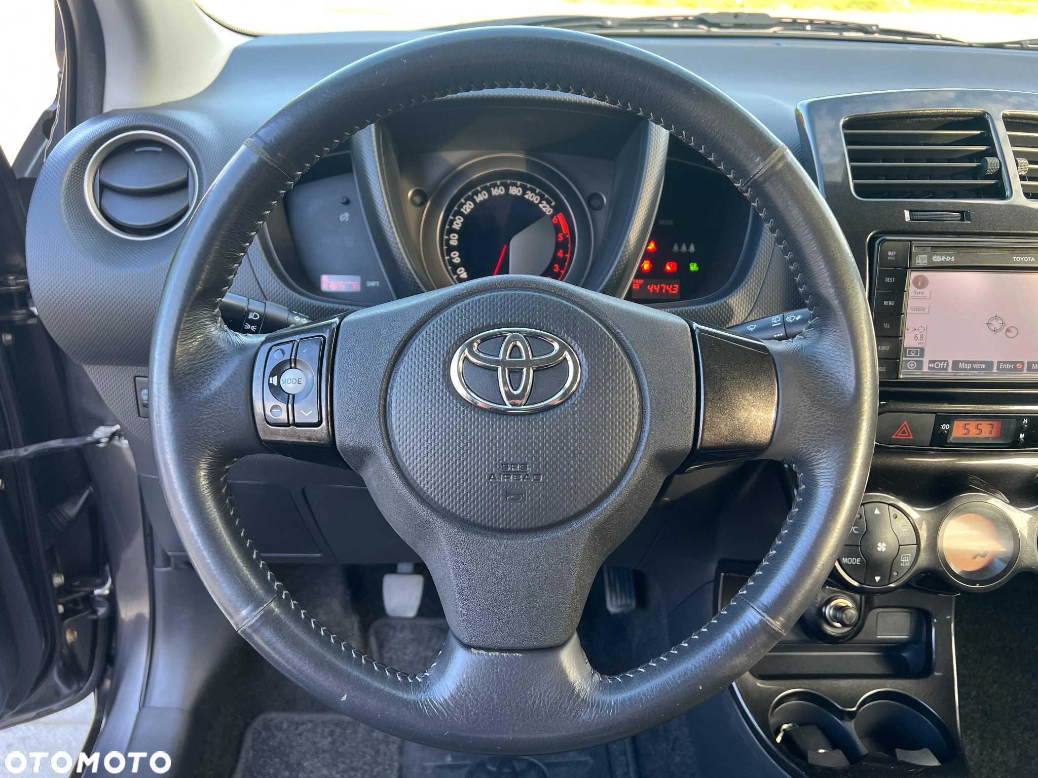 Toyota Urban Cruiser 1.4 D-4D Sol 4x4 - 12