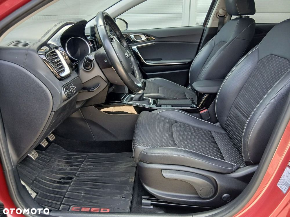 Kia Ceed 1.4 T-GDI L Business Line - 14