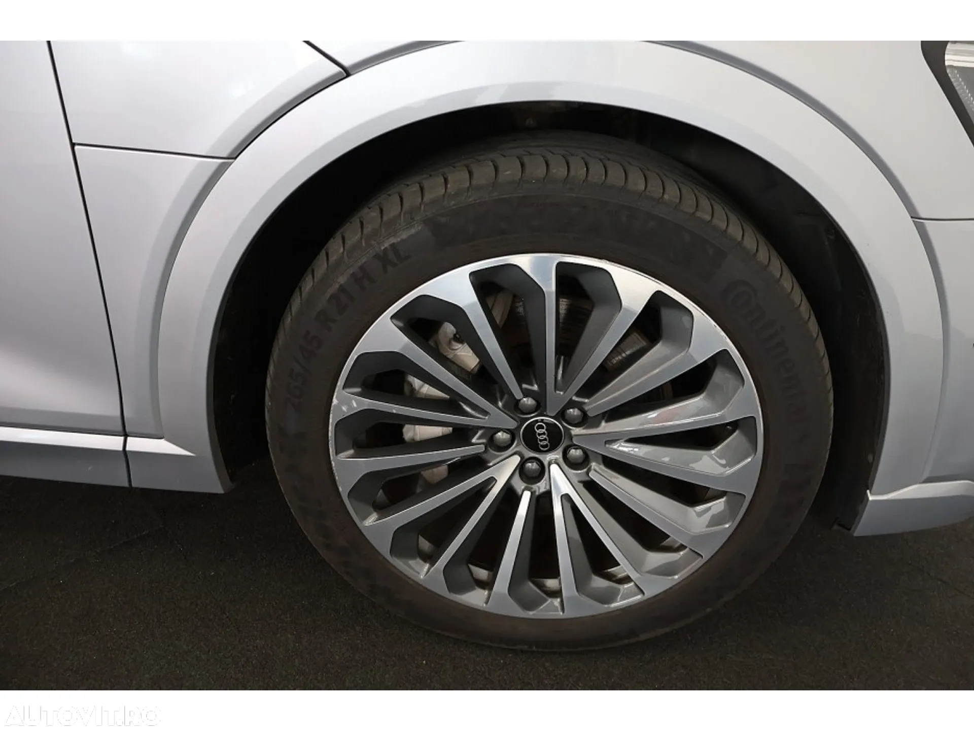 Audi e-tron 50 quattro S-Line - 12