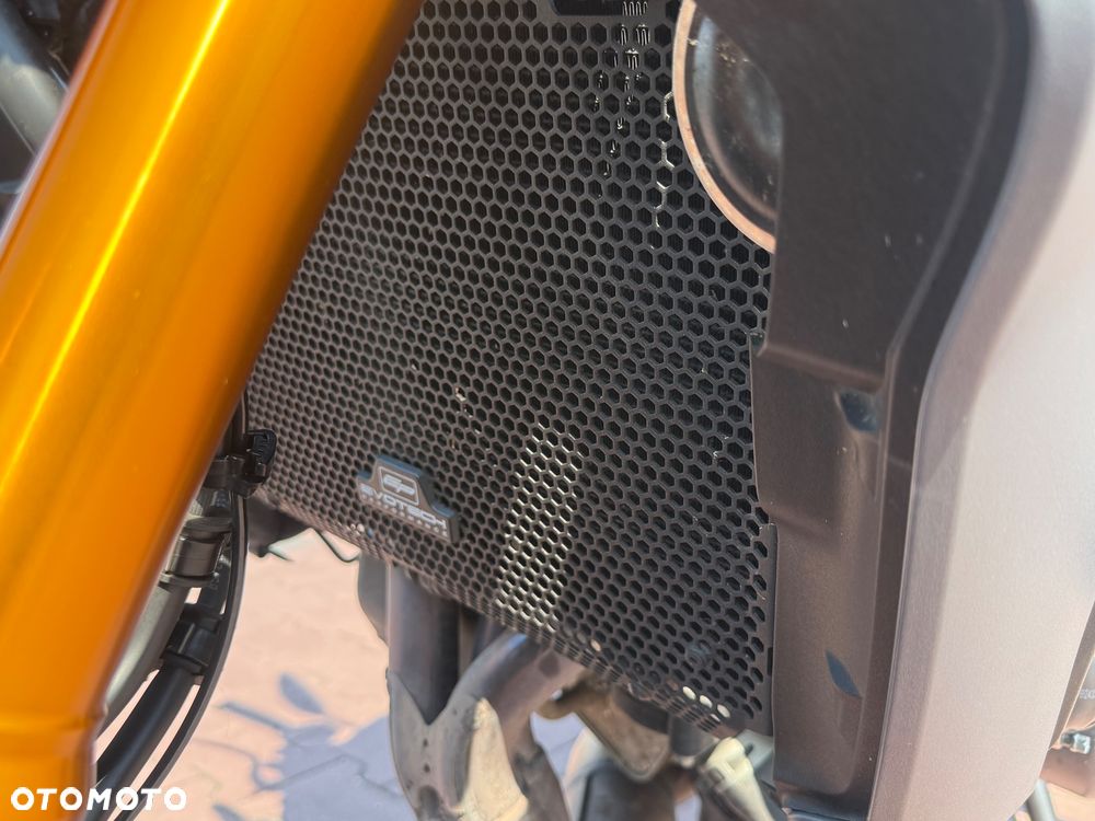 Yamaha MT - 7