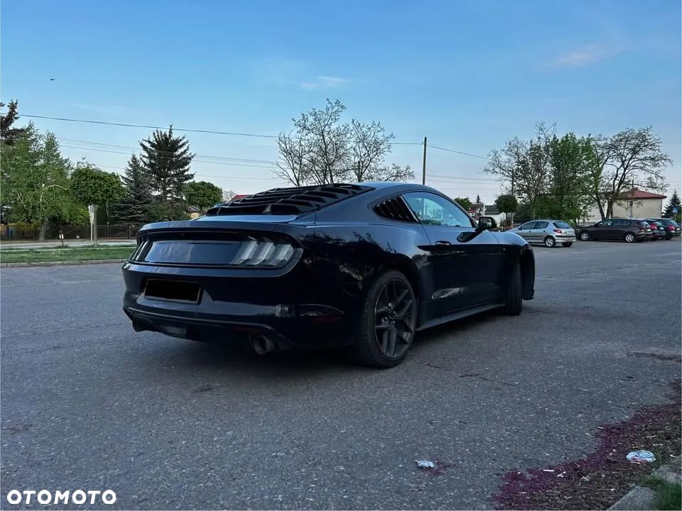 Ford Mustang - 1