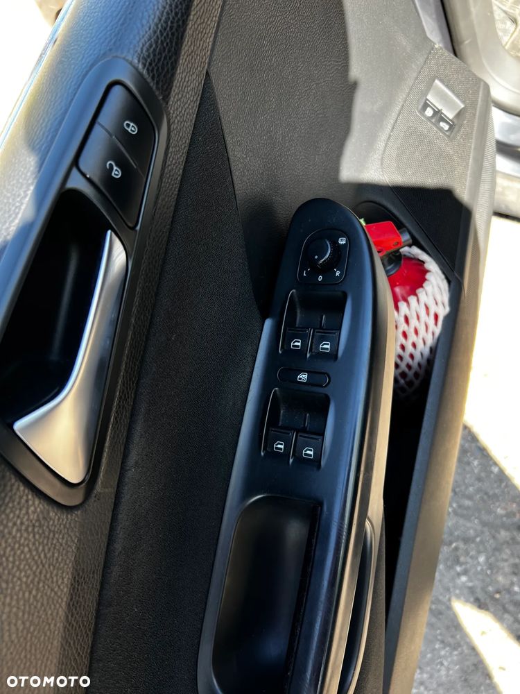 Volkswagen Passat 1.9 TDI DPF BlueMotion - 20