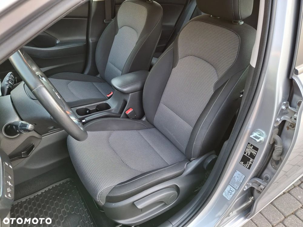 Hyundai i30 1.5 DPI Classic + - 24