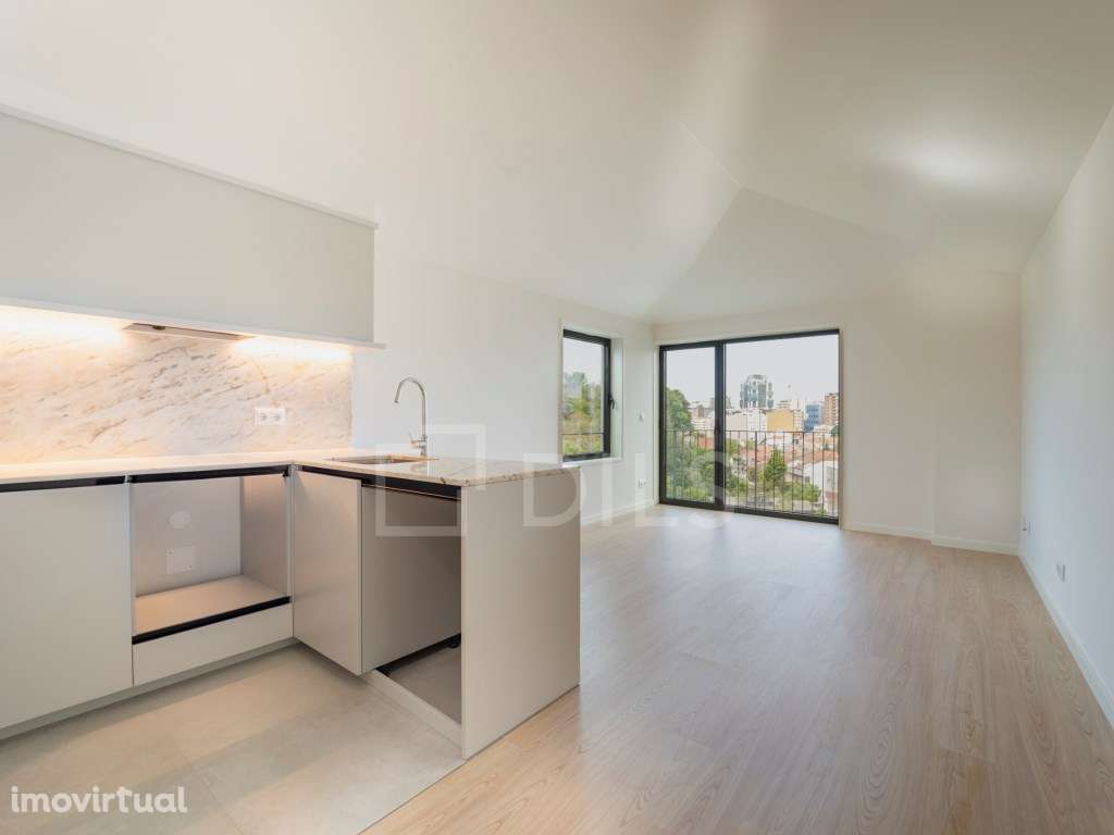 Apartamento T2 duplex com varanda no centro do Porto - Grande imagem: 3/82