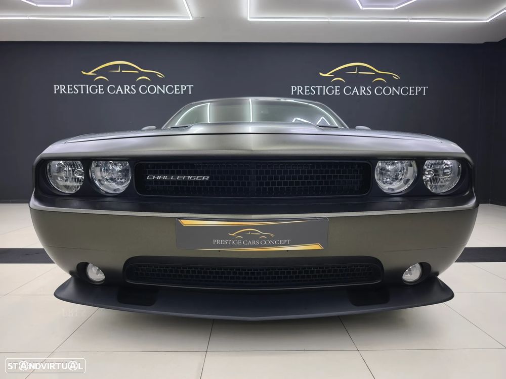 Dodge Challenger Auto SXT Plus - 9