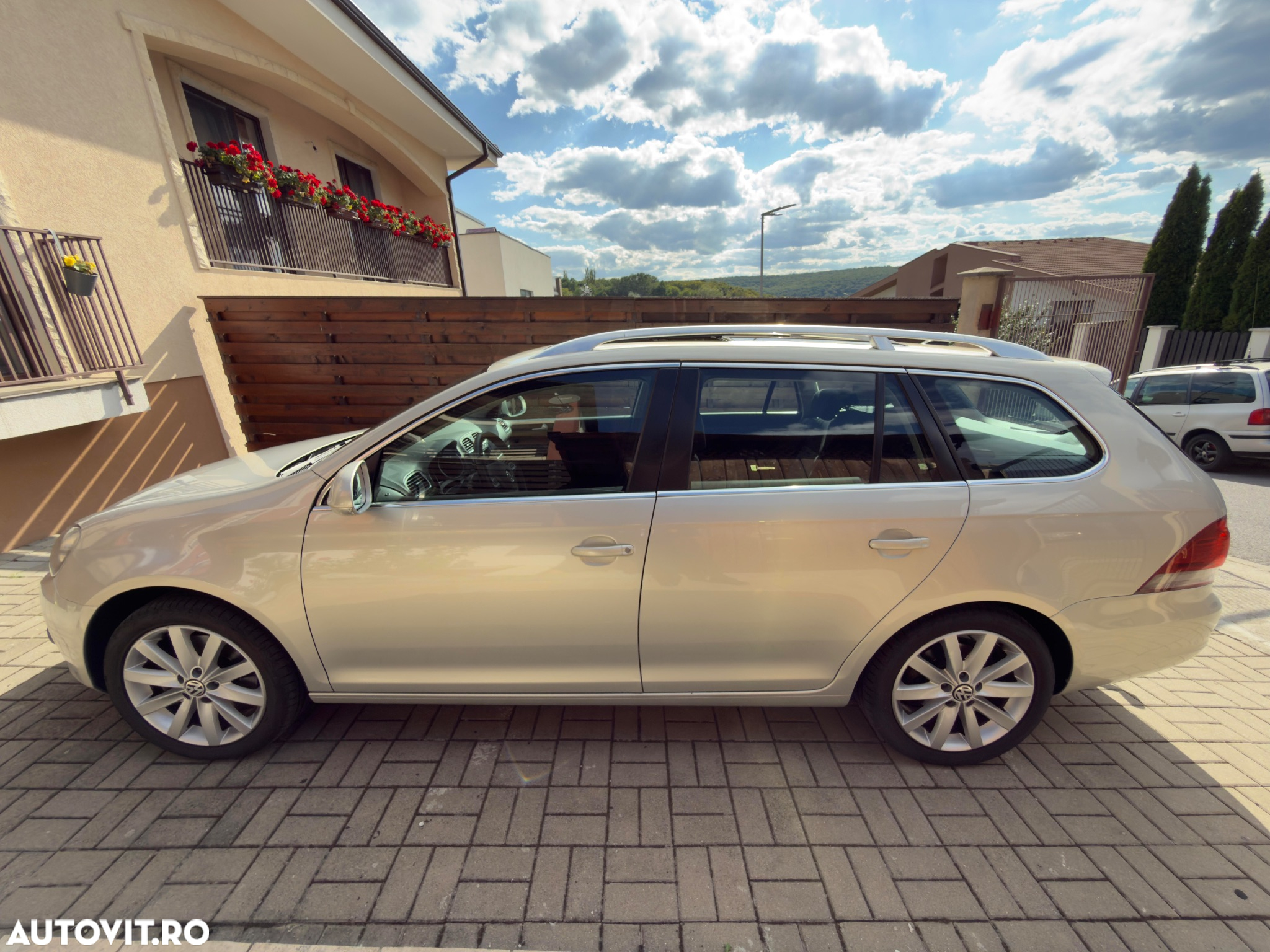 Volkswagen Golf Variant 2.0 TDI DPF DSG Highline - 5