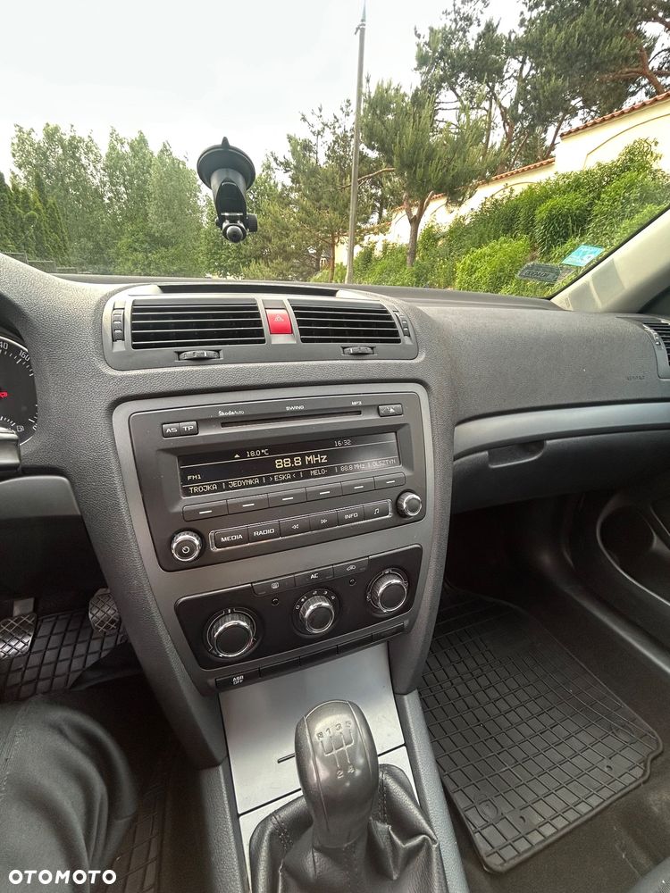 Skoda Octavia 1.6 - 11