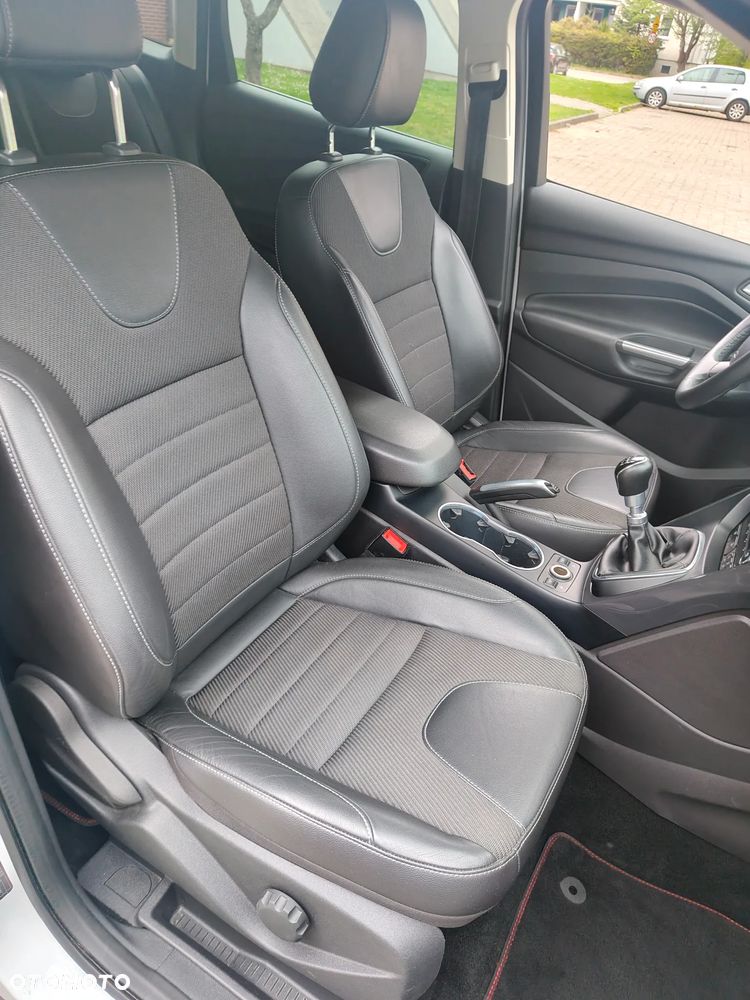 Ford Kuga - 10