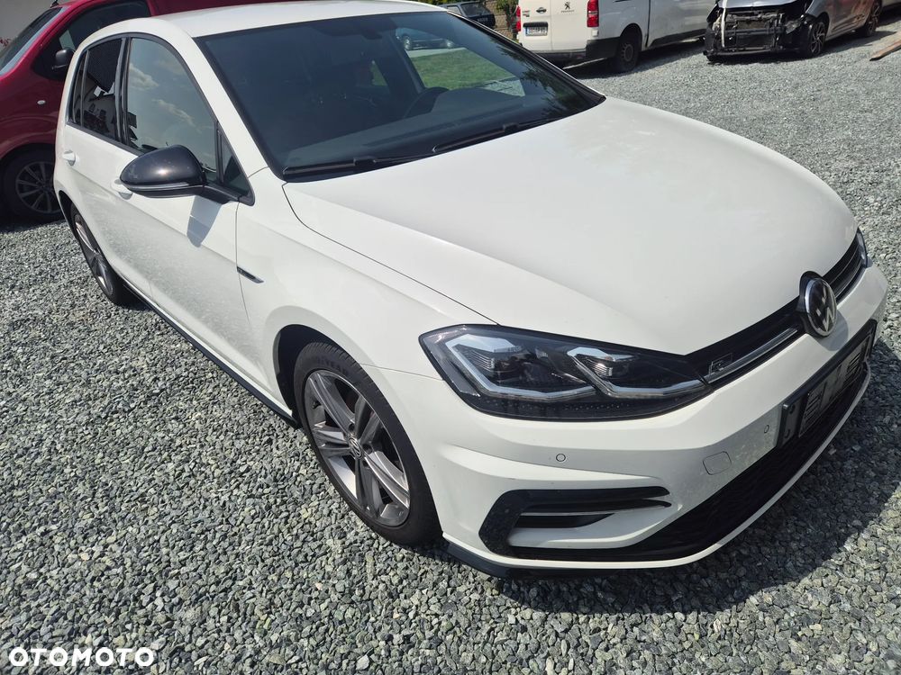 Volkswagen Golf - 1