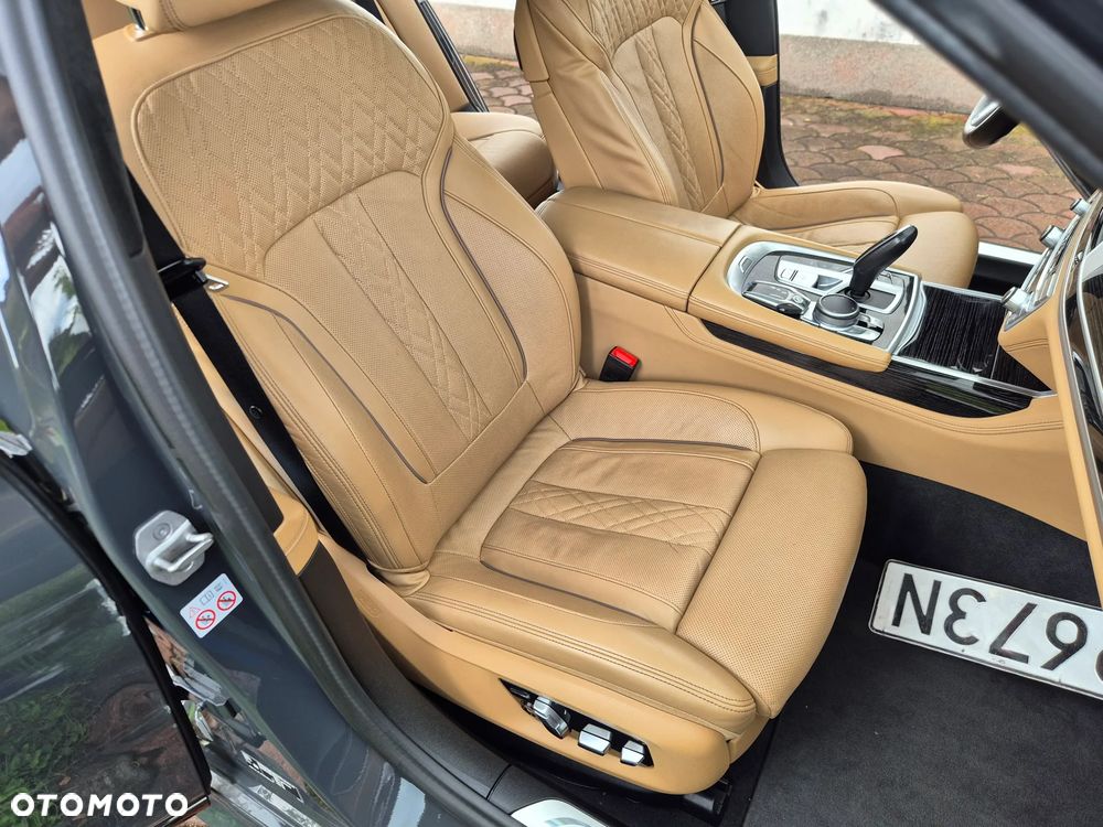 BMW Seria 7 740d xDrive mHEV sport - 35