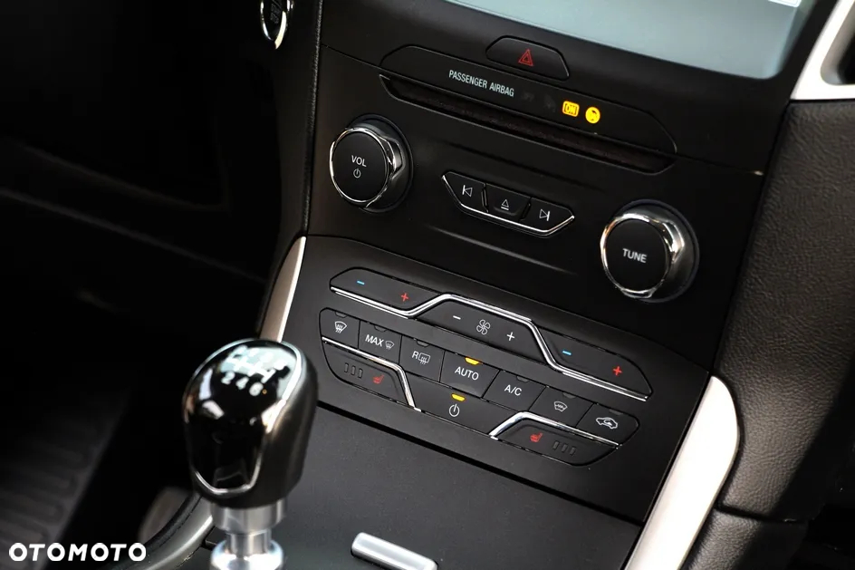 Ford S-Max - 13