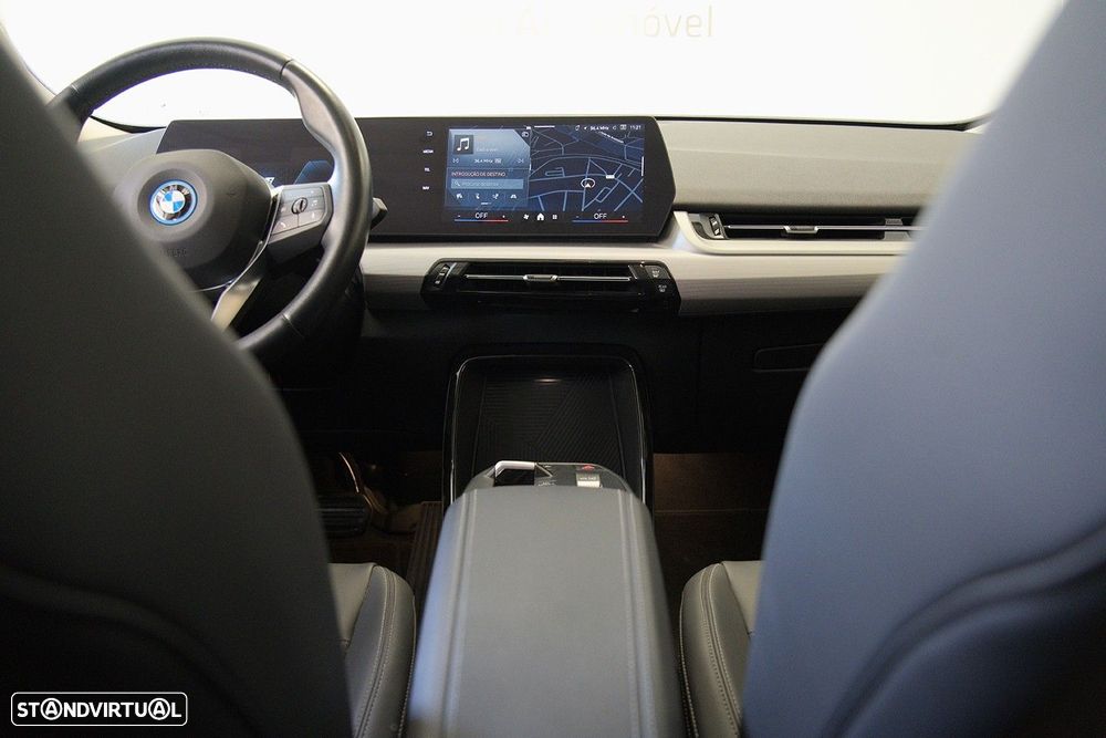 BMW iX2 eDrive20 - 31