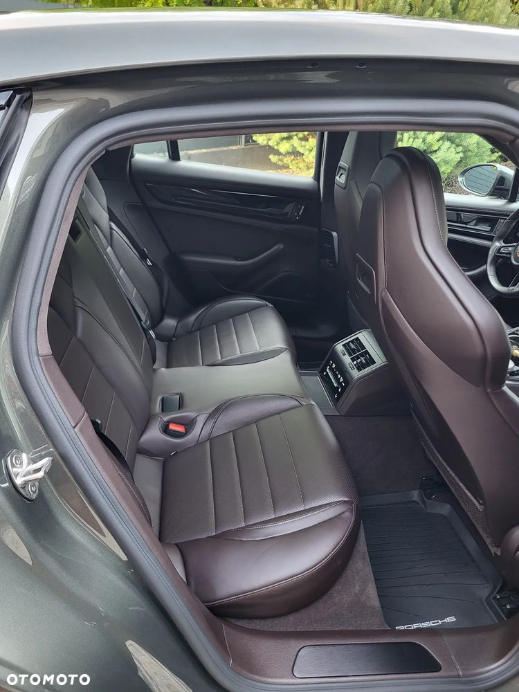 Porsche Panamera - 21