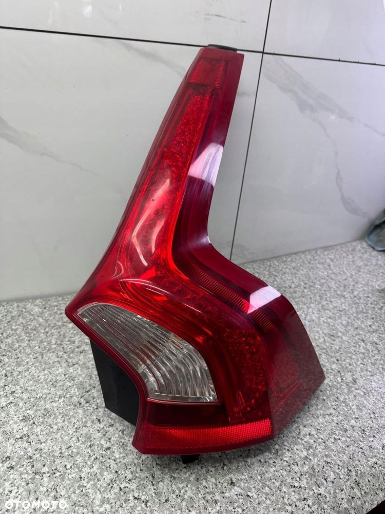 lampa prawy tył volvo v60 ii 2013-2018 31395929 - 1