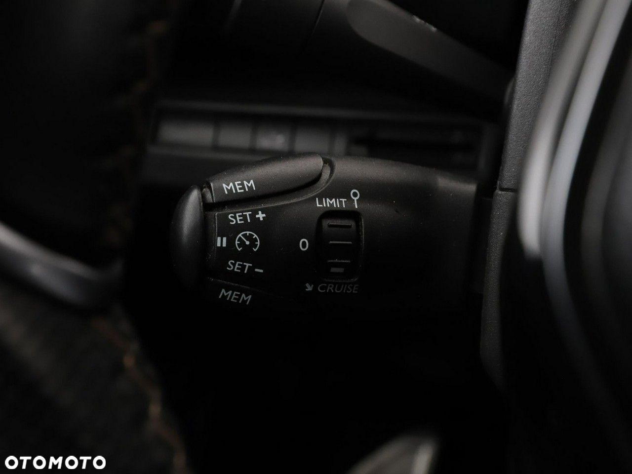 Peugeot 3008 PureTech 130 Stop & Start GPF Allure Pack - 36