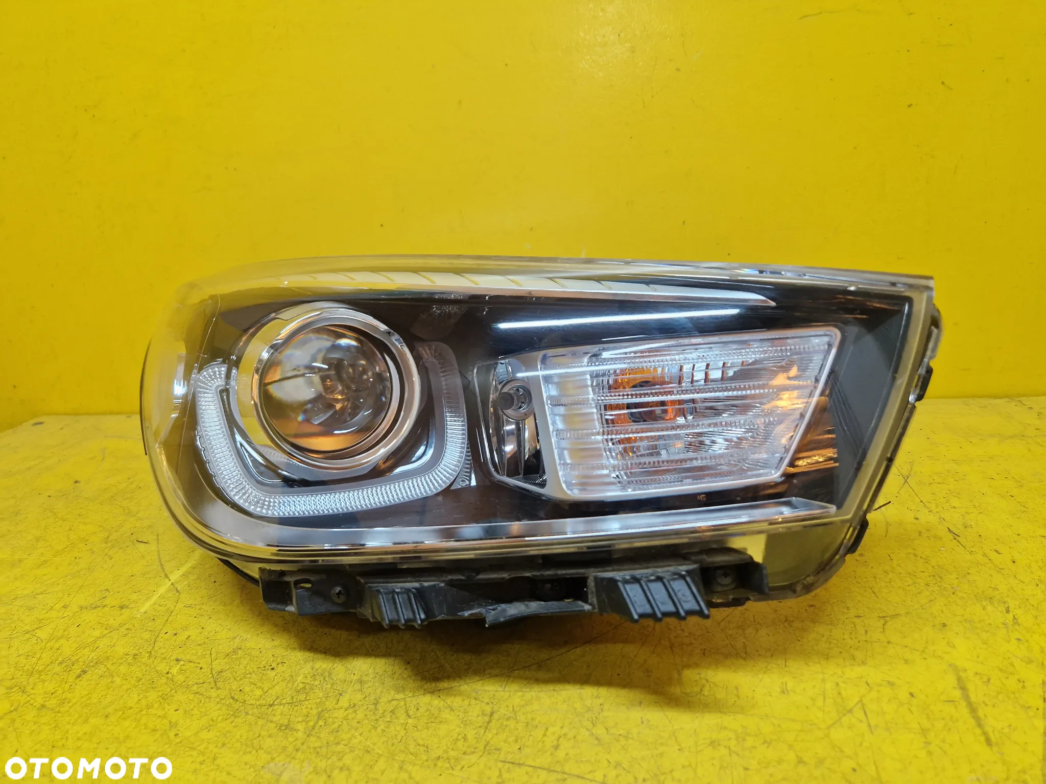 KIA STONIC LAMPA PRAWA PRZOD SOCZEWKA 92102-H8 - 6