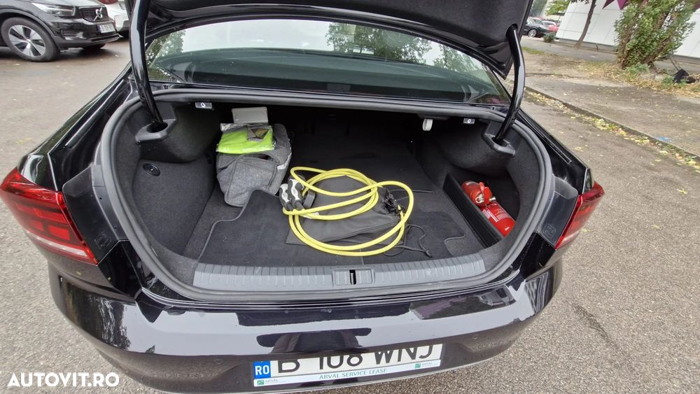 Volkswagen Passat GTE - 8