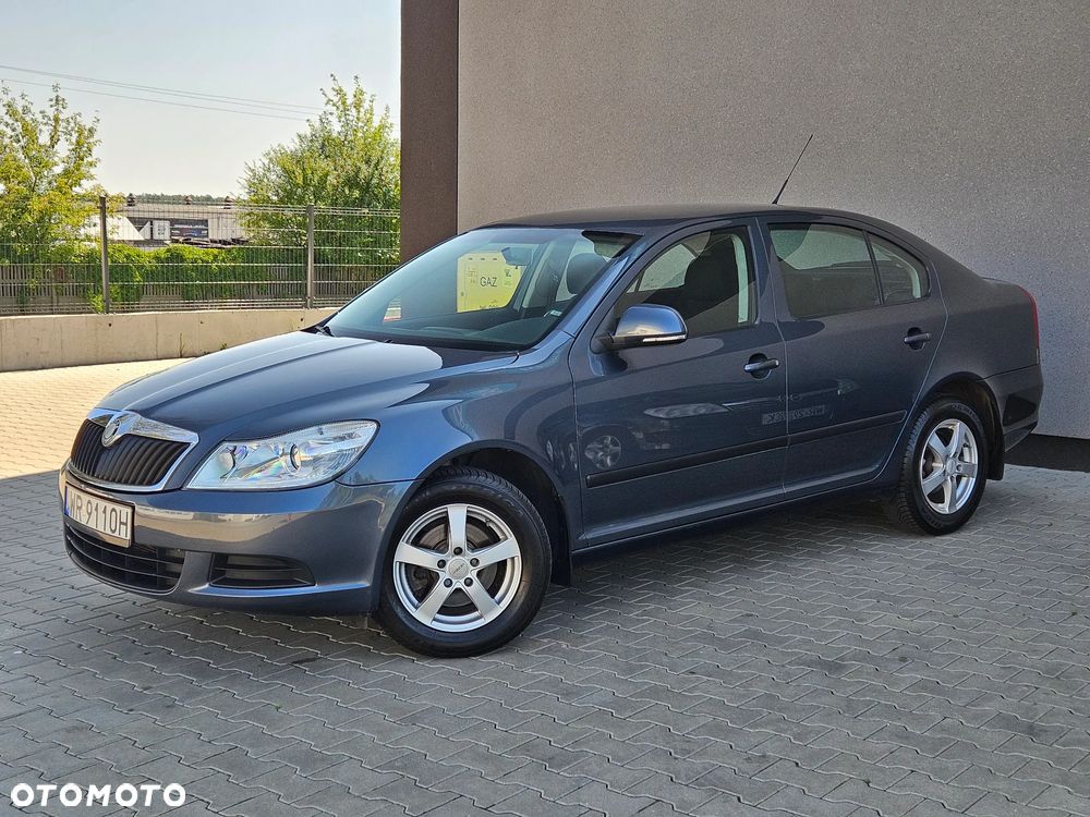 Skoda Octavia 1.6 Ambiente - 10