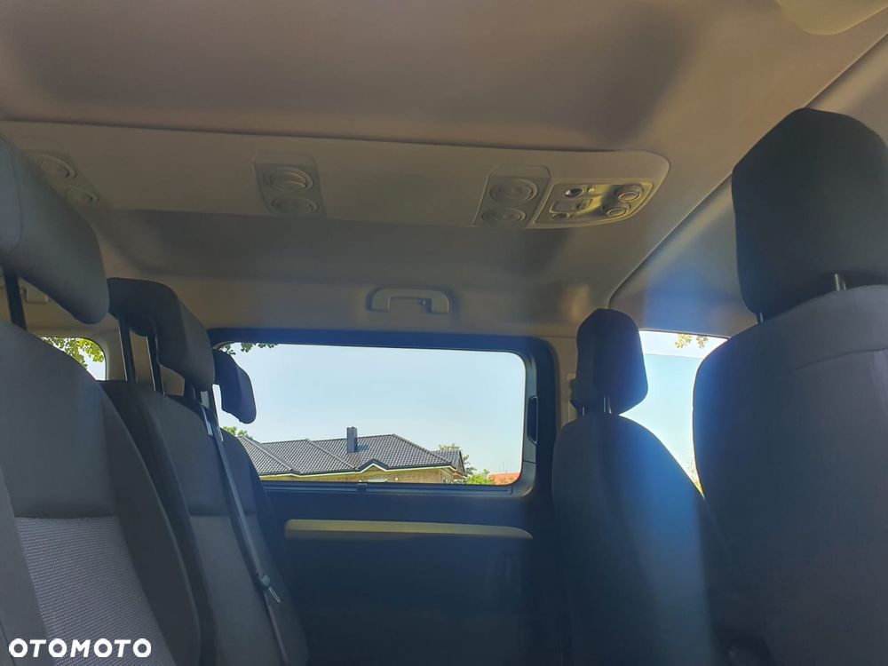 Peugeot Traveller L2 2.0 Allure - 18
