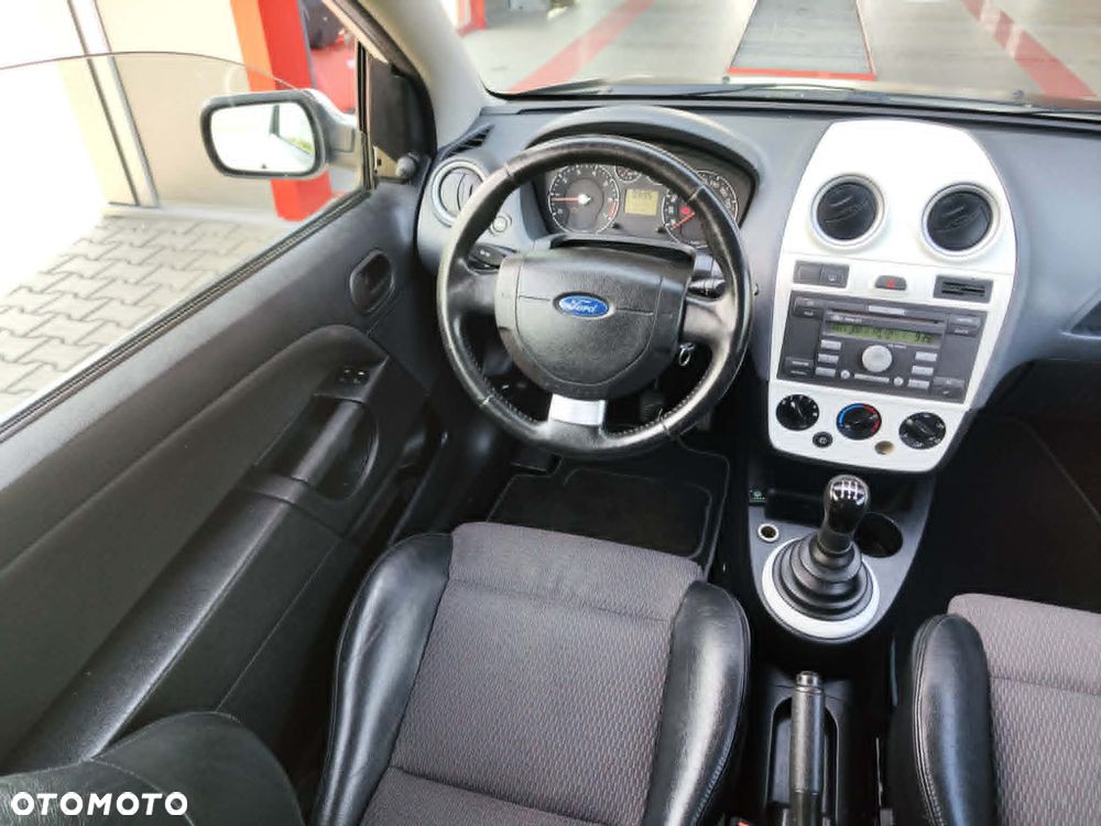 Ford Fiesta 1.3 Ambiente - 19